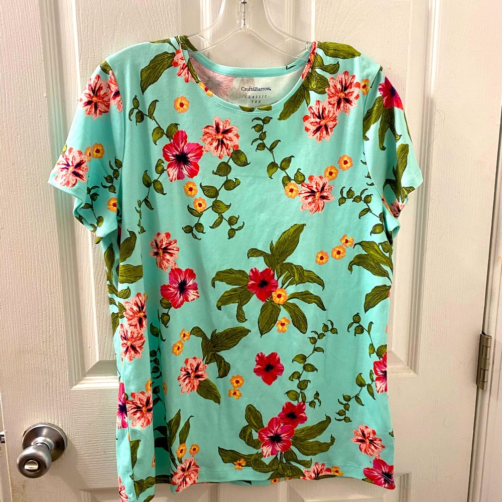 Croft and barrow blue Hawaiian shirt